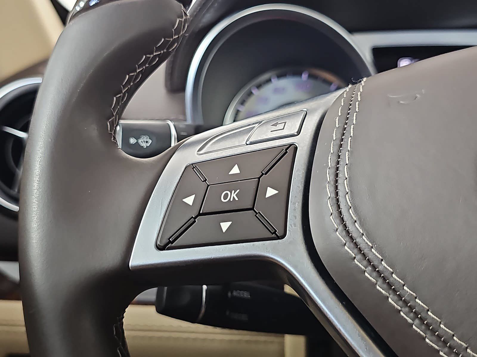 Used 2016 Mercedes-Benz SL 400 image 15