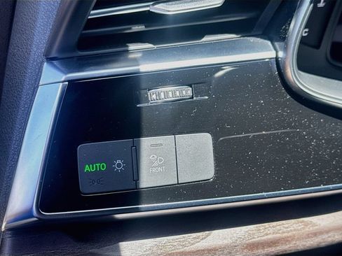 Used 2021 Audi Q8 Premium Plus w/ Premium Plus Package AWD/4WD image 11