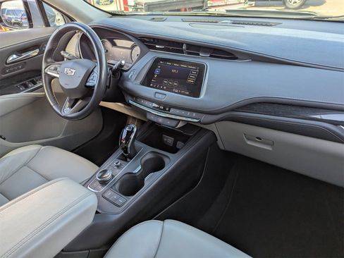 Used 2023 Cadillac XT4 Premium Luxury image 13