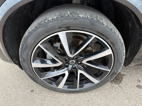 Used 2024 Volvo XC90 B6 Plus w/ Protection Package Premier AWD/4WD image 9