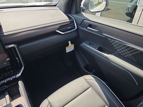 New 2026 GMC Acadia Denali image 14