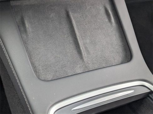 Used 2025 Tesla Model Y Long Range image 22