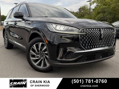 Used 2025 Lincoln Aviator 2WD image 1