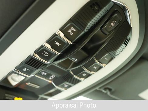 Certified 2019 Porsche Macan AWD/4WD image 37