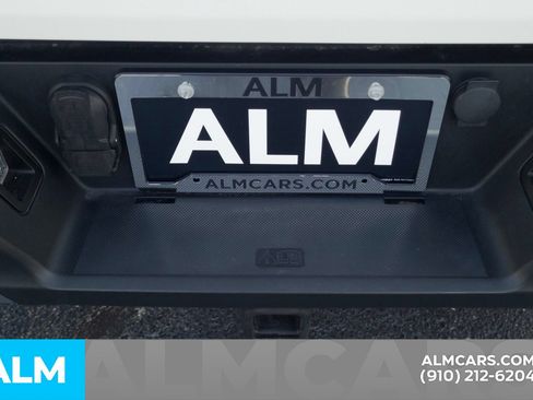 Used 2022 Ford F150 Lariat w/ Equipment Group 502A High AWD/4WD image 8