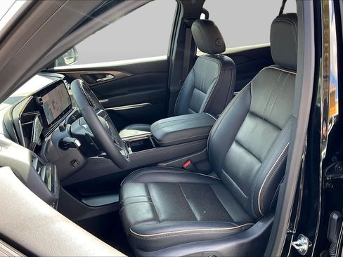 Used 2025 Chevrolet Traverse High Country w/ LPO, Floor Liner Package FWD image 46