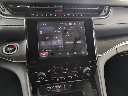 Used 2021 Jeep Grand Cherokee L Altitude image 15