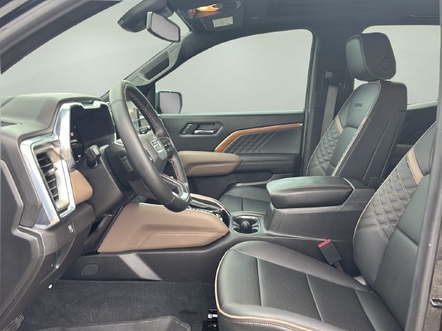 Used 2025 GMC Canyon Denali AWD/4WD image 17