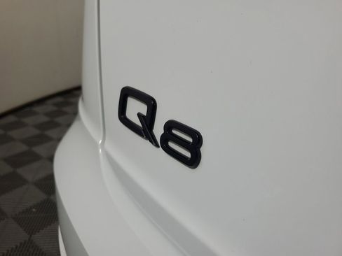 Used 2023 Audi Q8 Premium Plus image 8