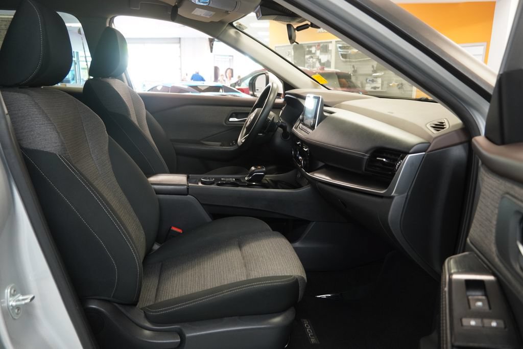 Used 2022 Nissan Rogue SV AWD/4WD image 34