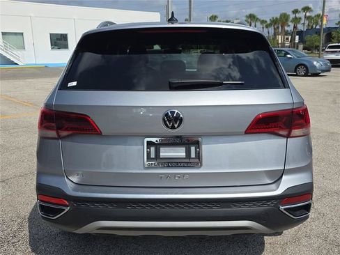 Used 2024 Volkswagen Taos SE FWD image 4