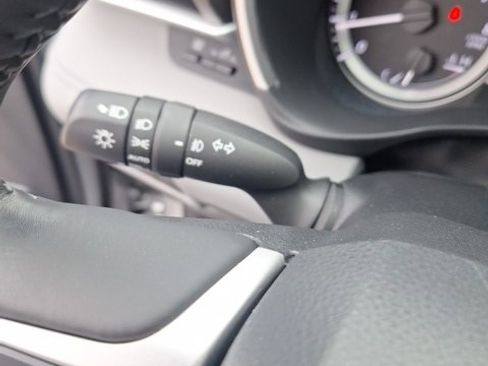 Used 2024 Toyota Highlander LE image 17