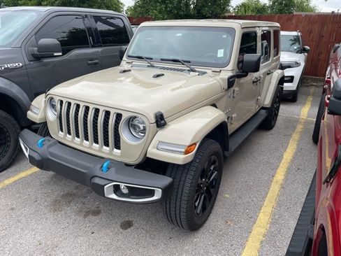 Used 2022 Jeep Wrangler Unlimited Sahara w/ Cold Weather Group image 2