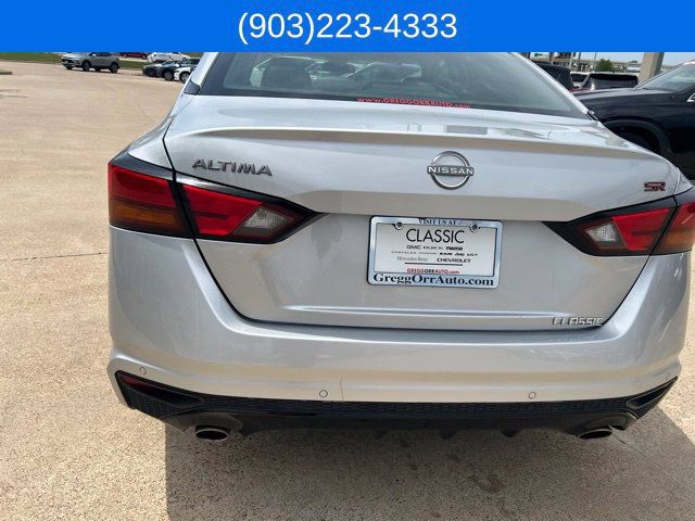 Used 2024 Nissan Altima 2.5 SR FWD image 8