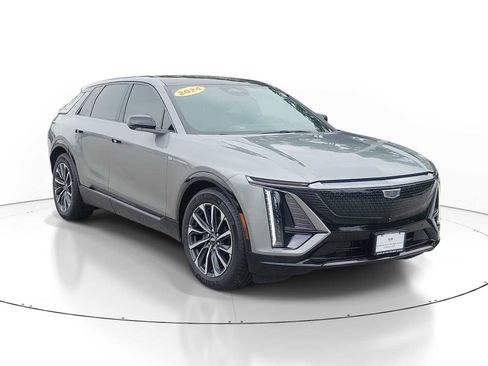 Used 2024 Cadillac Lyriq Sport RWD image 2