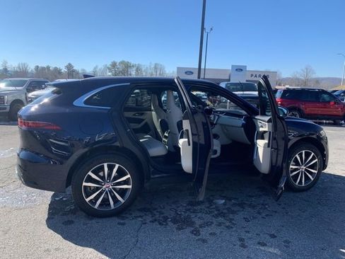 Used 2021 Jaguar F-PACE R-Dynamic S image 11