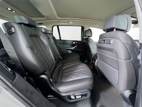 Used 2025 BMW X7 xDrive40i AWD/4WD image 22