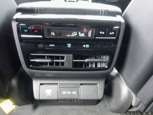 Certified 2025 Acura MDX w/ Technology Package image 27
