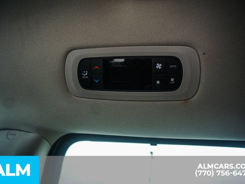 Used 2023 Chrysler Pacifica Touring-L FWD image 56