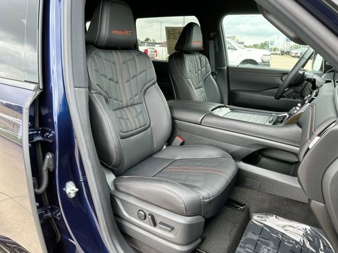 Used 2025 Nissan Armada PRO-4X image 26