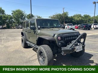 Used 2015 Jeep Wrangler Unlimited Sahara w/ Connectivity Group AWD/4WD video 1