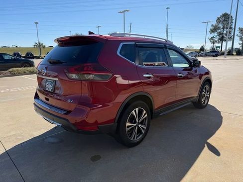 Used 2019 Nissan Rogue SV w/ Premium Package image 5