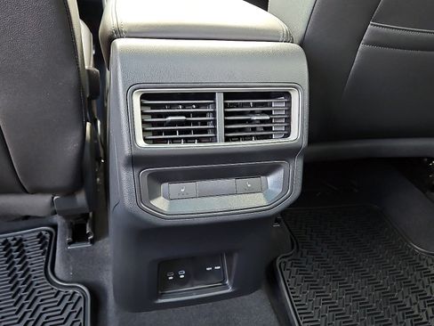 New 2026 Volkswagen Atlas Cross Sport SEL R-Line image 9