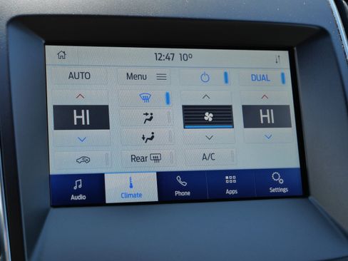 Used 2020 Ford Edge ST image 25