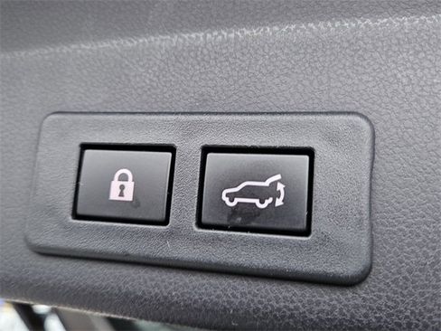 Used 2022 Subaru Ascent Touring image 8