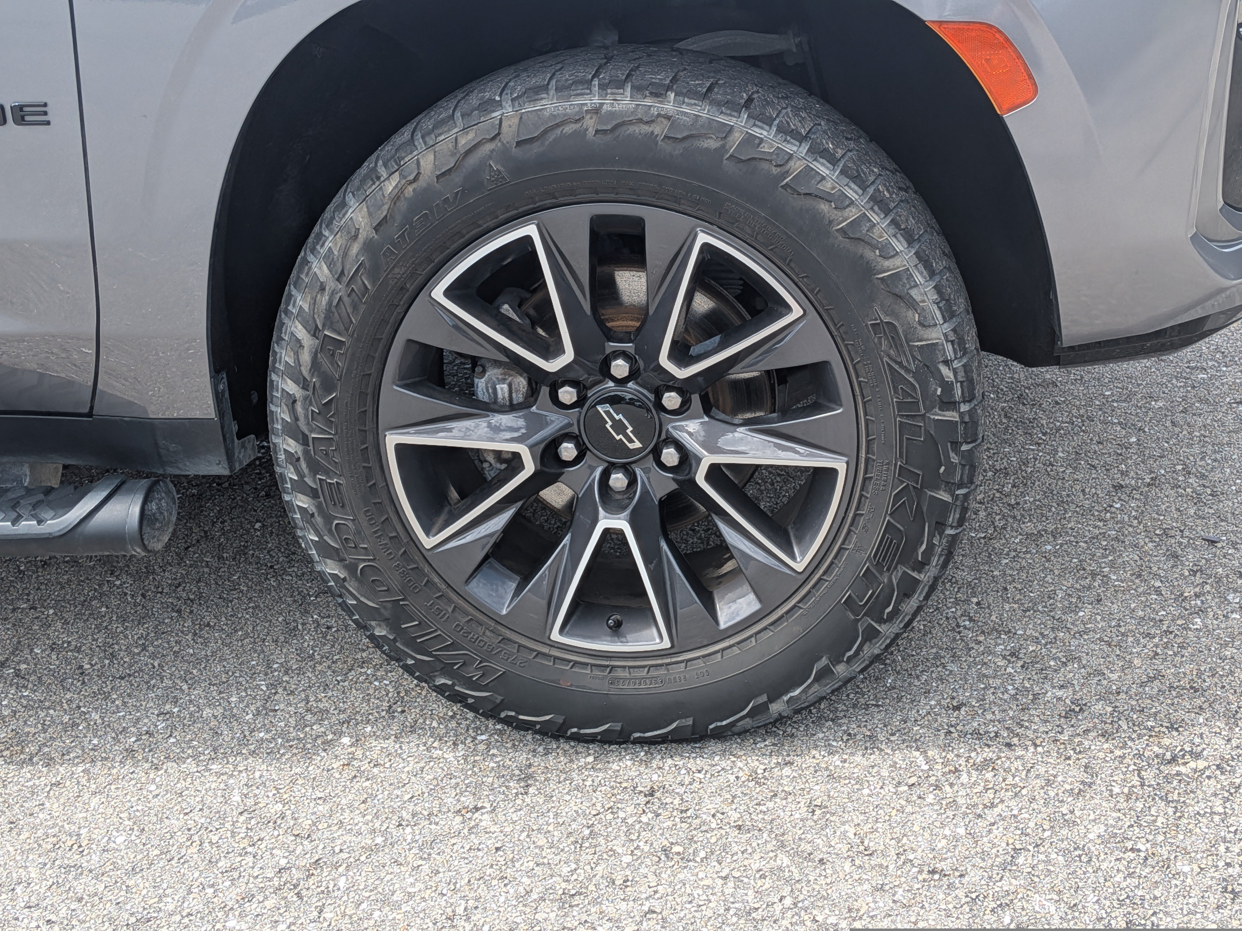 Used 2021 Chevrolet Tahoe Z71 w/ Z71 Off-Road Package AWD/4WD image 11