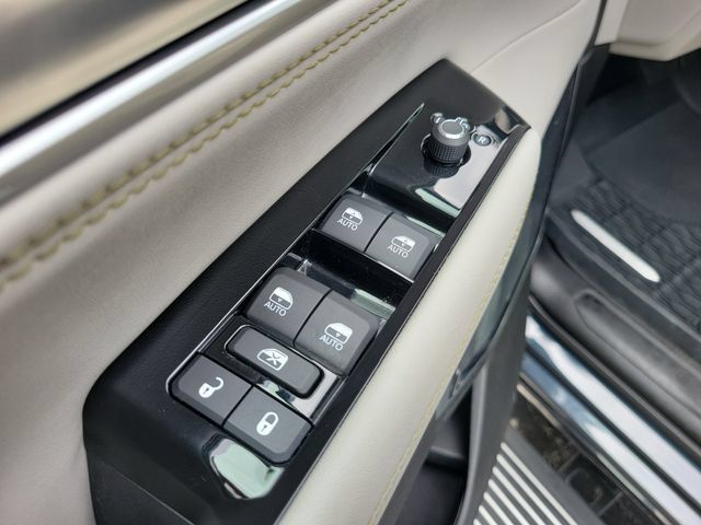 Used 2024 Jeep Wagoneer Series III w/ Premium Group I AWD/4WD image 23