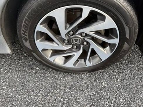 Used 2016 Honda Civic EX image 10