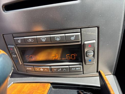 Used 2004 Cadillac XLR RWD image 15