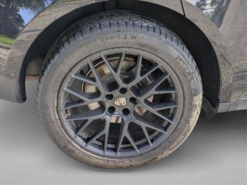 Used 2021 Porsche Macan AWD/4WD image 8