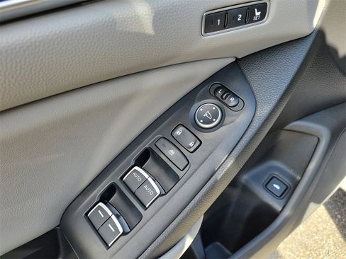 Used 2019 Honda Accord EX-L image 18