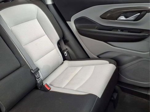 Used 2022 GMC Terrain SLE w/ Driver Convenience Package FWD image 18