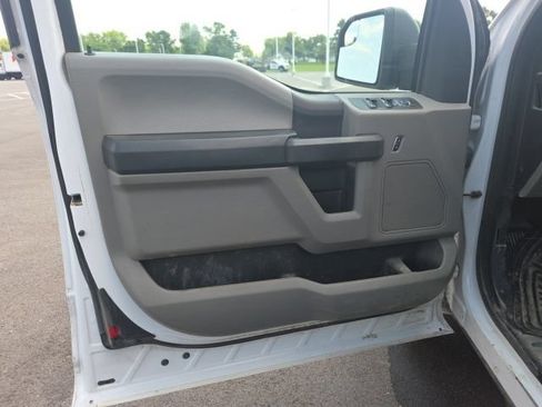 Used 2017 Ford F150 XL w/ Equipment Group 101A Mid RWD image 19