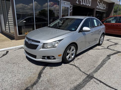 Used 2014 Chevrolet Cruze LT w/ RS Package FWD image 2