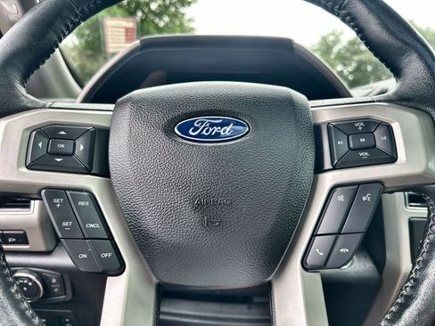 Used 2018 Ford F150 Lariat w/ Equipment Group 502A Luxury AWD/4WD image 33