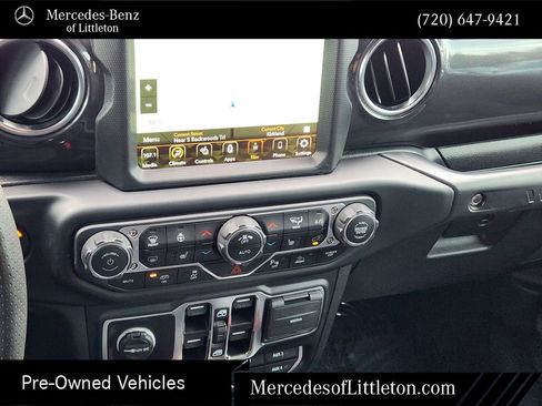 Used 2022 Jeep Wrangler Unlimited Rubicon AWD/4WD image 15
