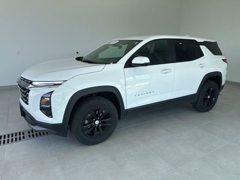 Used 2025 Chevrolet Equinox LT FWD image 1