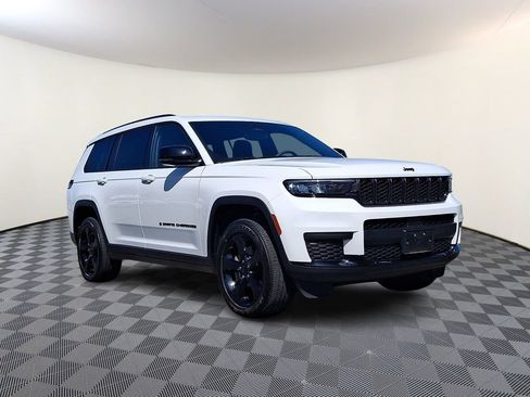 Used 2023 Jeep Grand Cherokee L Laredo AWD/4WD image 1