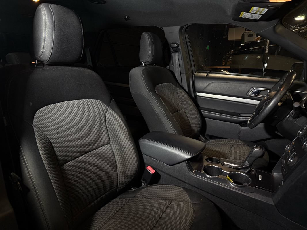 Used 2018 Ford Explorer XLT FWD image 17