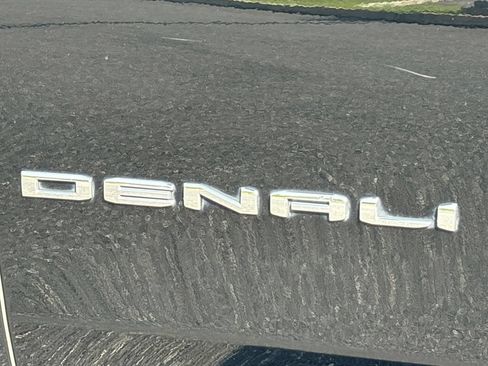 Used 2023 GMC Yukon Denali w/ LPO, Floor Liner Package AWD/4WD image 46
