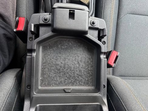 Used 2025 Jeep Wrangler Unlimited Sahara AWD/4WD image 28
