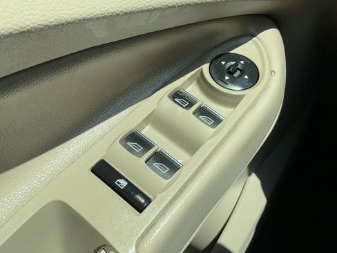 Used 2018 Ford Escape Titanium FWD image 14