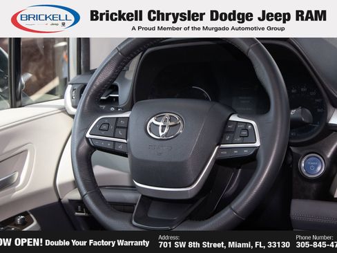 Used 2024 Toyota Sienna XLE FWD image 20