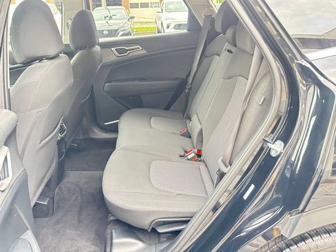Used 2025 Kia Sportage LX FWD image 25