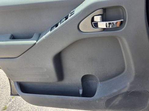 Used 2020 Nissan Frontier SV AWD/4WD image 29