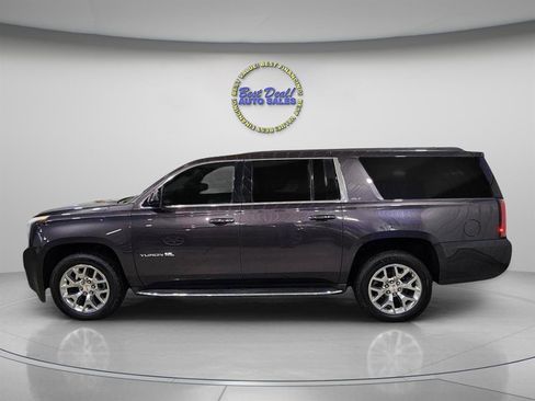 Used 2018 GMC Yukon XL SLT w/ Open Road Package AWD/4WD image 3